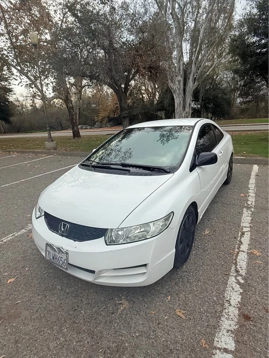 2011 Honda Civic 8th Gen - Image 3 of 8