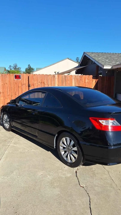 2011 Honda Civic 8th Gen - Image 2 of 20