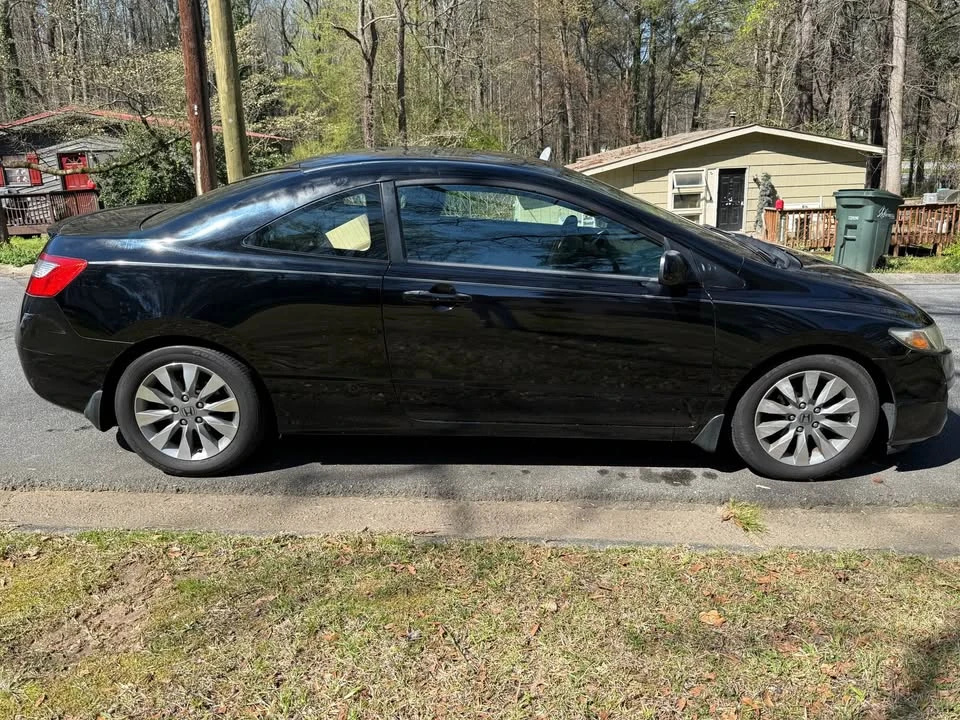 2011 Honda Civic 8th Gen - Image 4 of 15