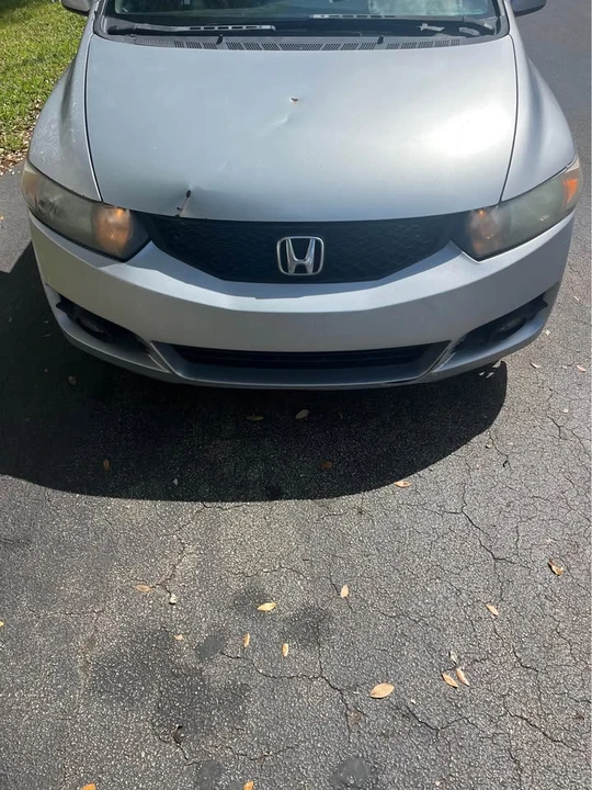 2011 Honda Civic 8th Gen - Image 2 of 8