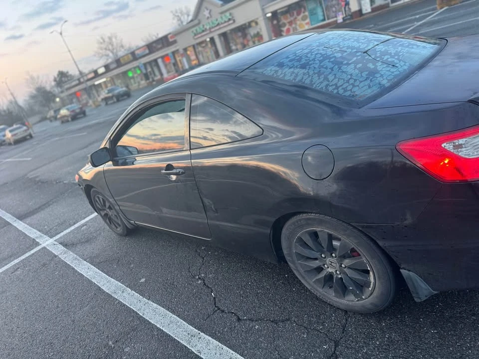 2011 Honda Civic 8th Gen - Image 2 of 10