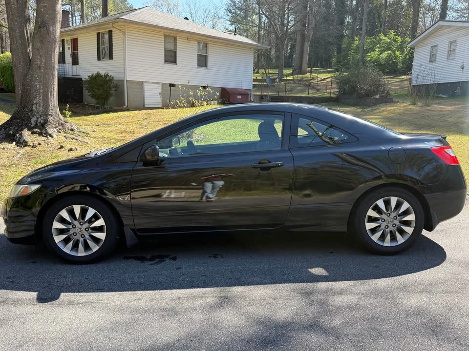 2011 Honda Civic 8th Gen - Image 3 of 15