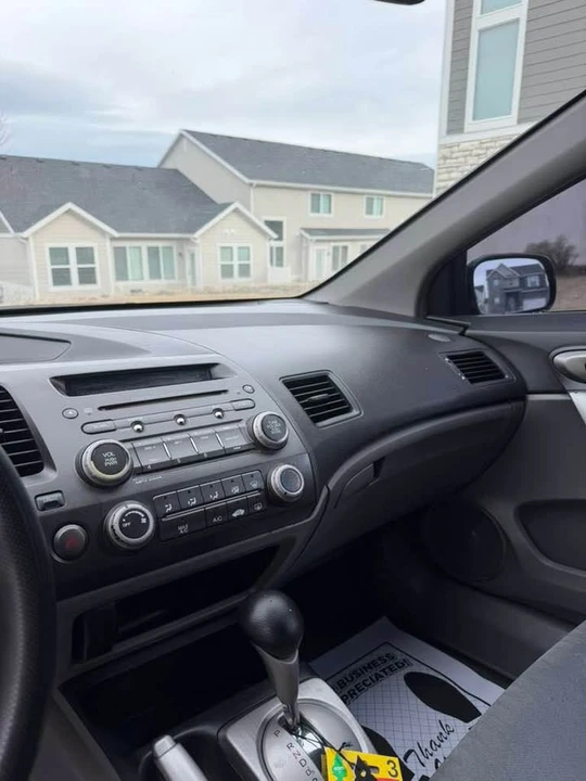 2011 Honda Civic 8th Gen - Image 7 of 14