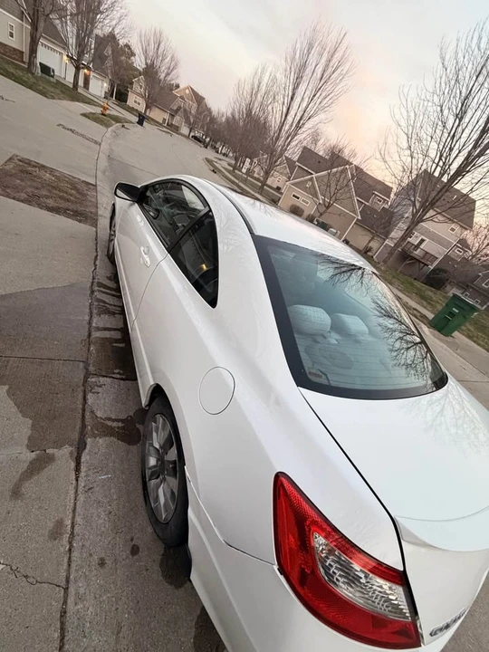 2011 Honda Civic 8th Gen - Image 4 of 8