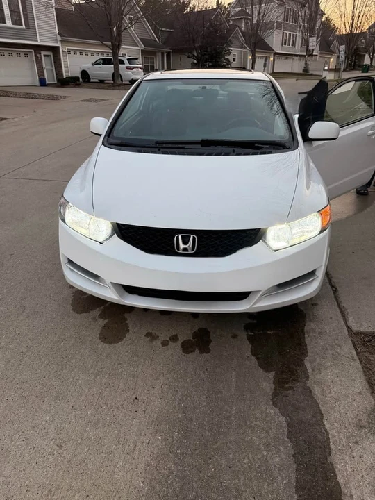 2011 Honda Civic 8th Gen - Image 3 of 8
