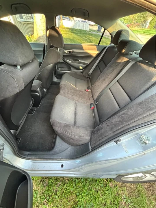 2011 Honda Civic 8th Gen - Image 4 of 8