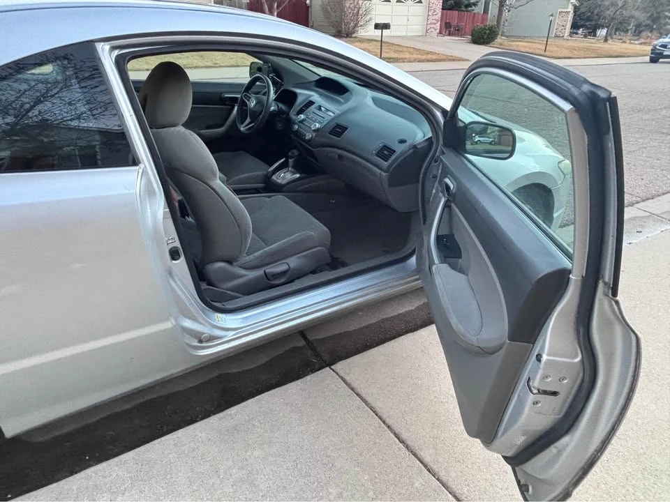 2011 Honda Civic 8th Gen - Image 5 of 6