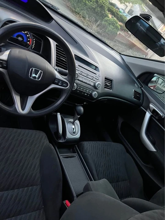 2011 Honda Civic 8th Gen - Image 5 of 6
