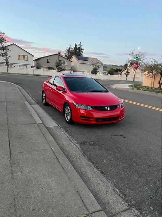 2011 Honda Civic 8th Gen - Image 2 of 6