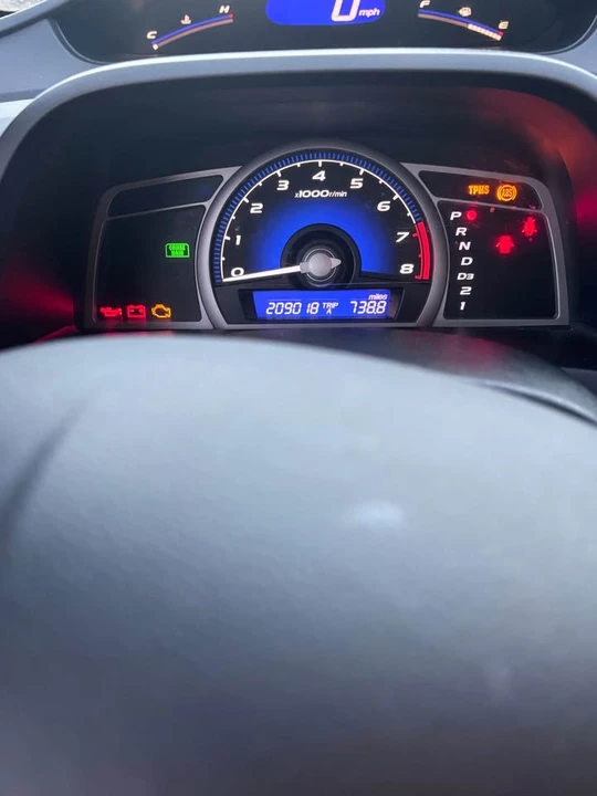 2011 Honda Civic 8th Gen - Image 4 of 6