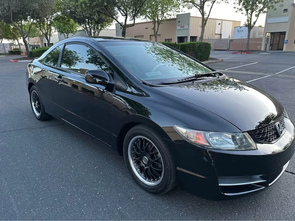 2011 Honda Civic 8th Gen - Image 4 of 11