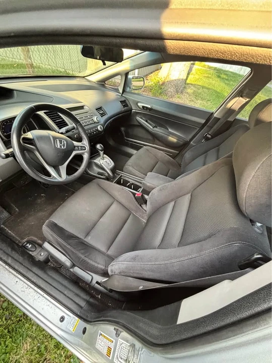 2011 Honda Civic 8th Gen - Image 3 of 8