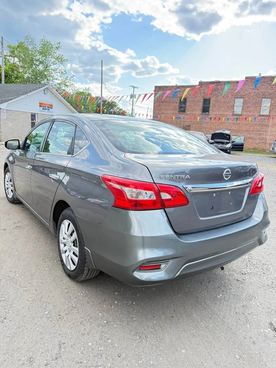 2011 Honda Civic 8th Gen - Image 7 of 11