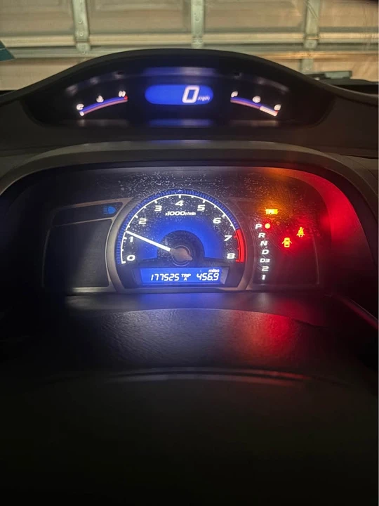 2011 Honda Civic 8th Gen - Image 2 of 7
