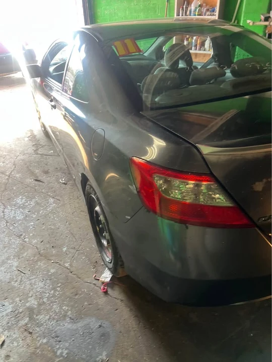 2011 Honda Civic 8th Gen - Image 6 of 11