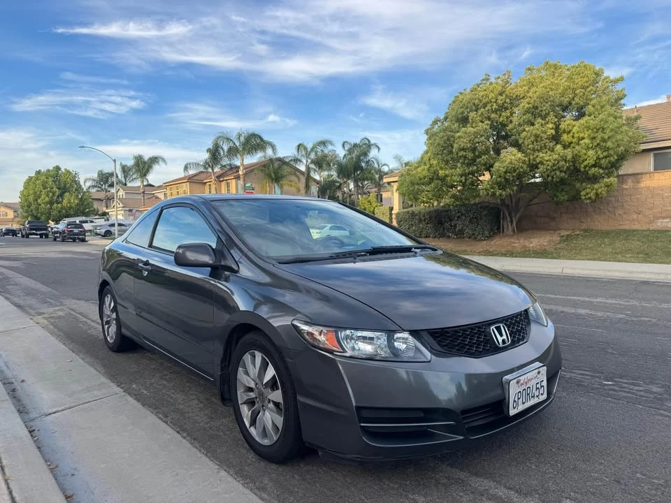 2011 Honda Civic 8th Gen - Image 3 of 11
