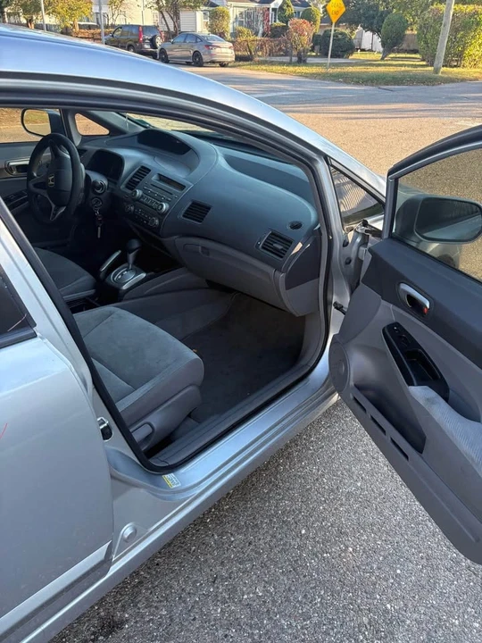 2011 Honda Civic 8th Gen - Image 7 of 10
