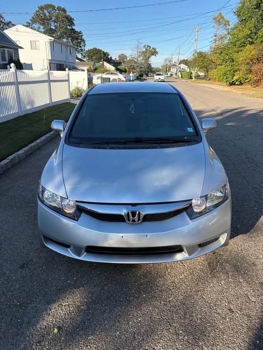 2011 Honda Civic 8th Gen - Image 2 of 10
