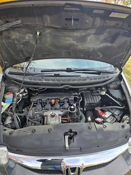 2011 Honda Civic 8th Gen - Image 8 of 9
