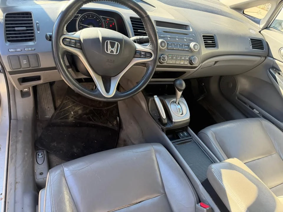 2011 Honda Civic 8th Gen - Image 3 of 7