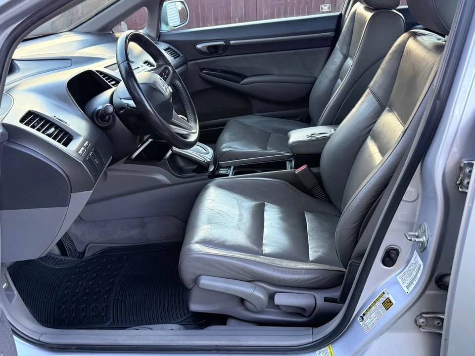 2011 Honda Civic 8th Gen - Image 9 of 17