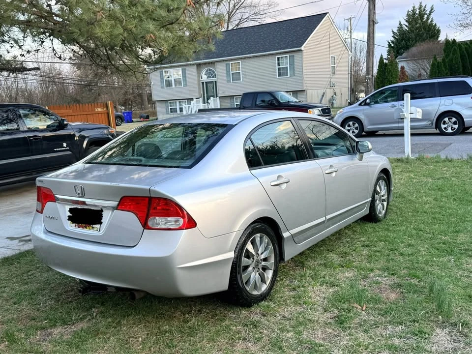 2011 Honda Civic 8th Gen - Image 3 of 17