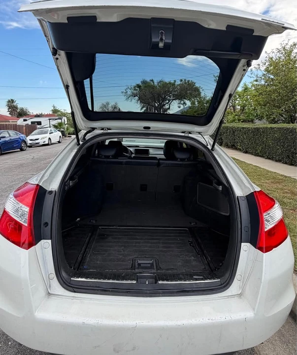 2011 Honda Civic 8th Gen - Image 7 of 10