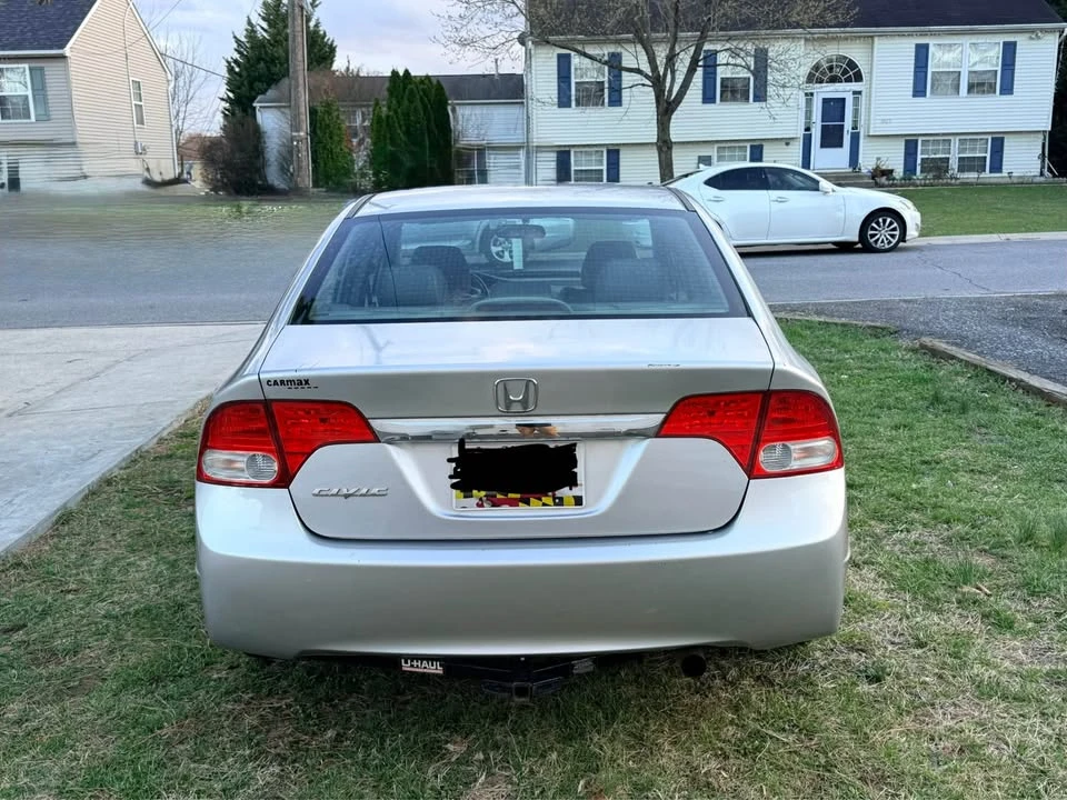 2011 Honda Civic 8th Gen - Image 8 of 17