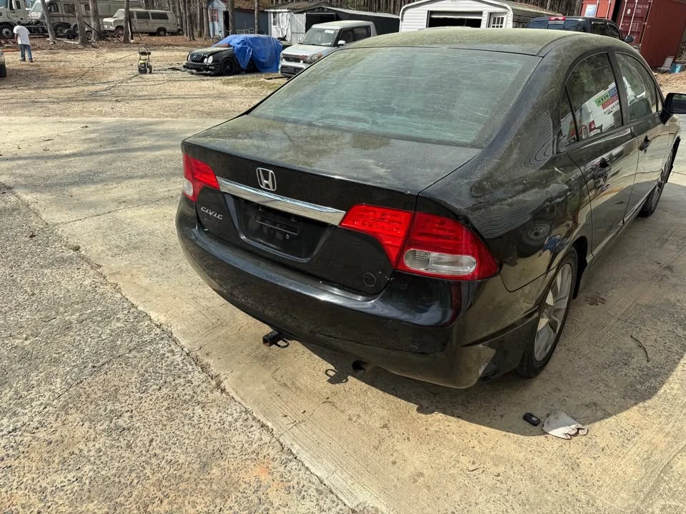 2011 Honda Civic 8th Gen - Image 3 of 7