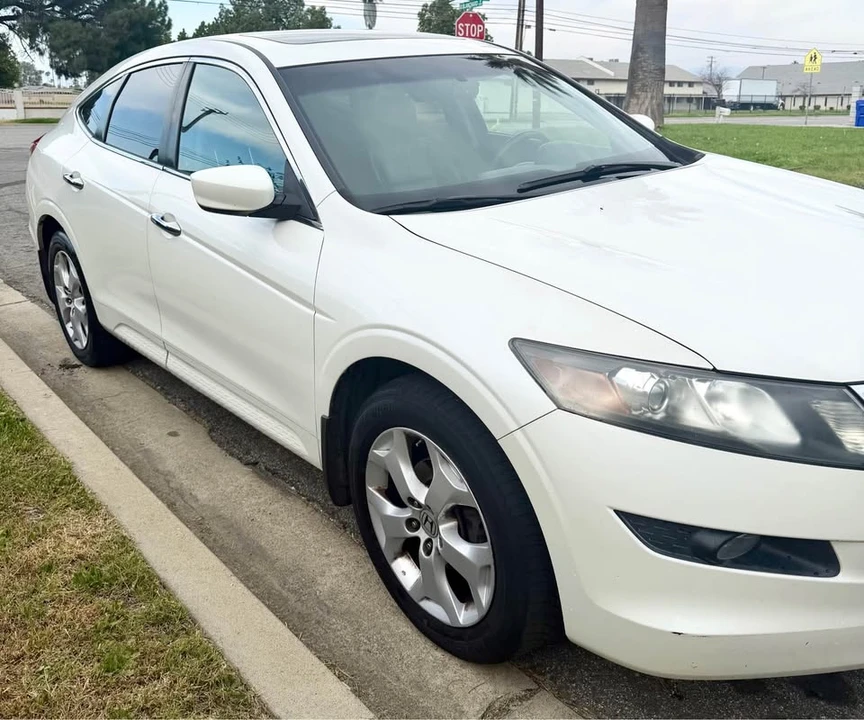 2011 Honda Civic 8th Gen - Image 4 of 10