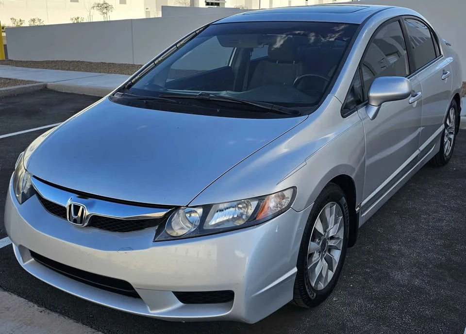 2011 Honda Civic 8th Gen - Image 2 of 16