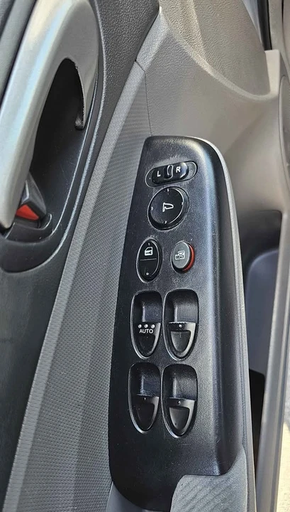 2011 Honda Civic 8th Gen - Image 15 of 16