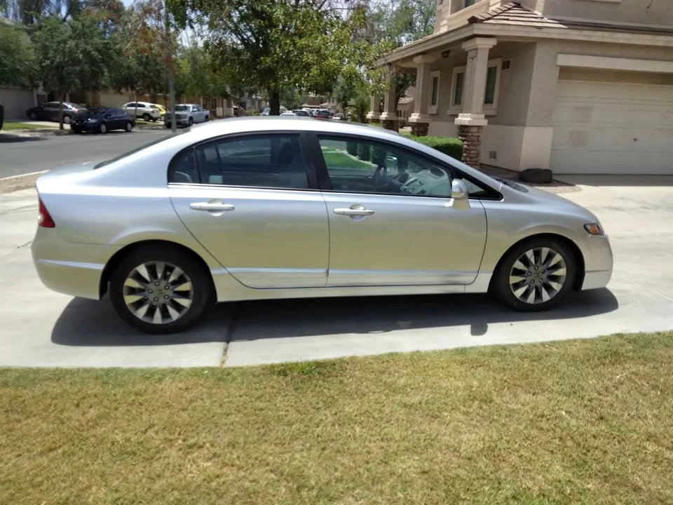 2011 Honda Civic 8th Gen - Image 2 of 4