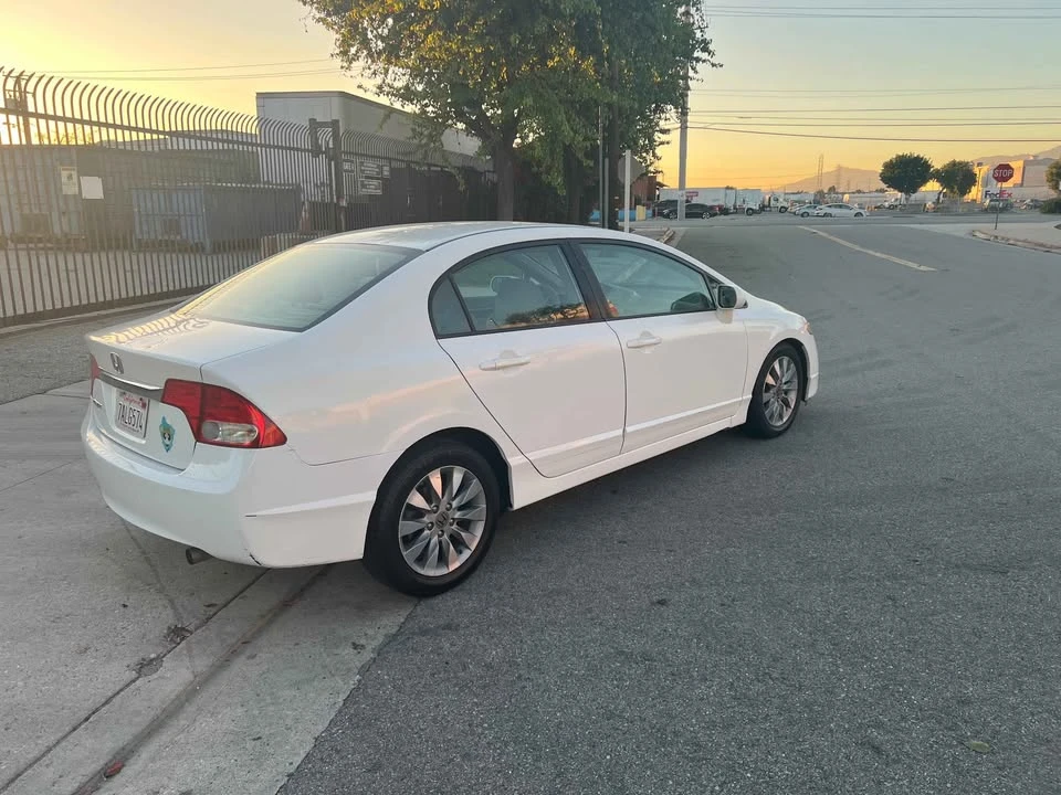 2011 Honda Civic 8th Gen - Image 3 of 14