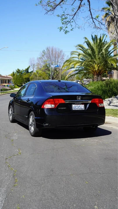 2011 Honda Civic 8th Gen - Image 2 of 20