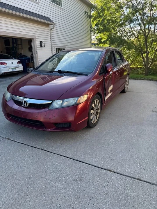 2011 Honda Civic 8th Gen - Image 3 of 13