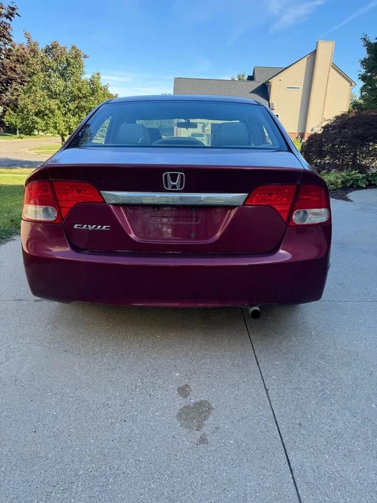 2011 Honda Civic 8th Gen - Image 8 of 13