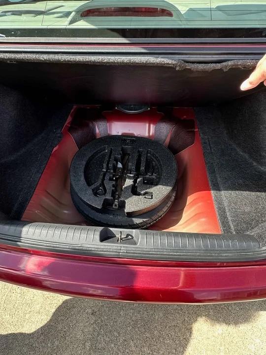 2011 Honda Civic 8th Gen - Image 7 of 9