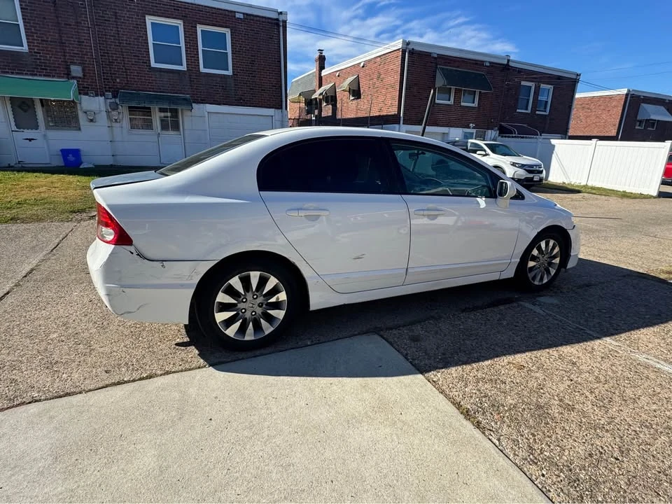 2011 Honda Civic 8th Gen - Image 10 of 20