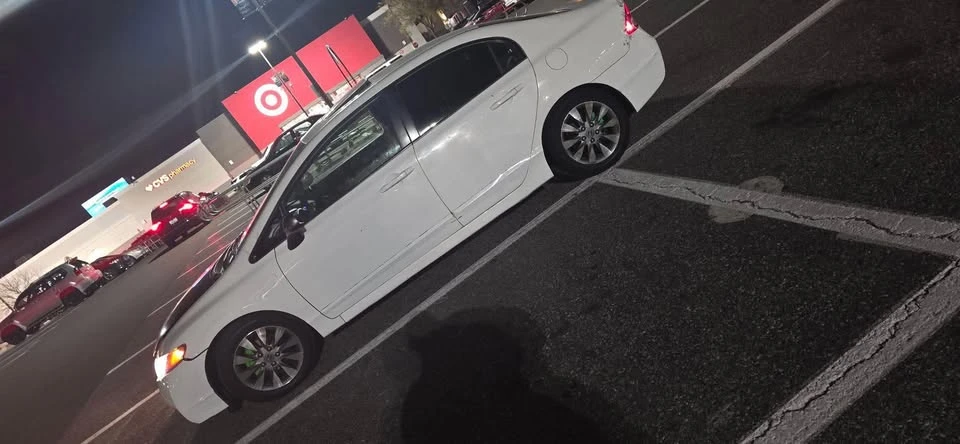 2011 Honda Civic 8th Gen - Image 3 of 3