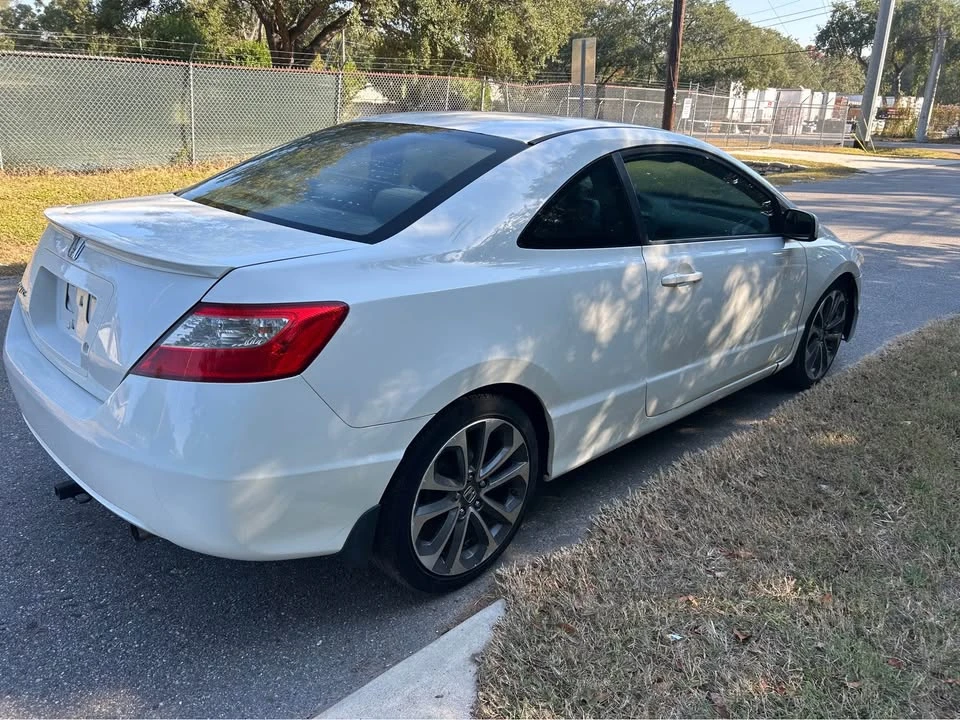 2011 Honda Civic 8th Gen - Image 4 of 9