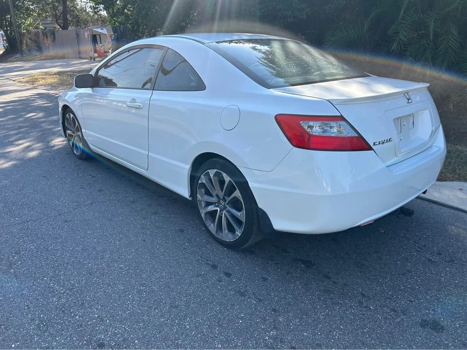 2011 Honda Civic 8th Gen - Image 5 of 9