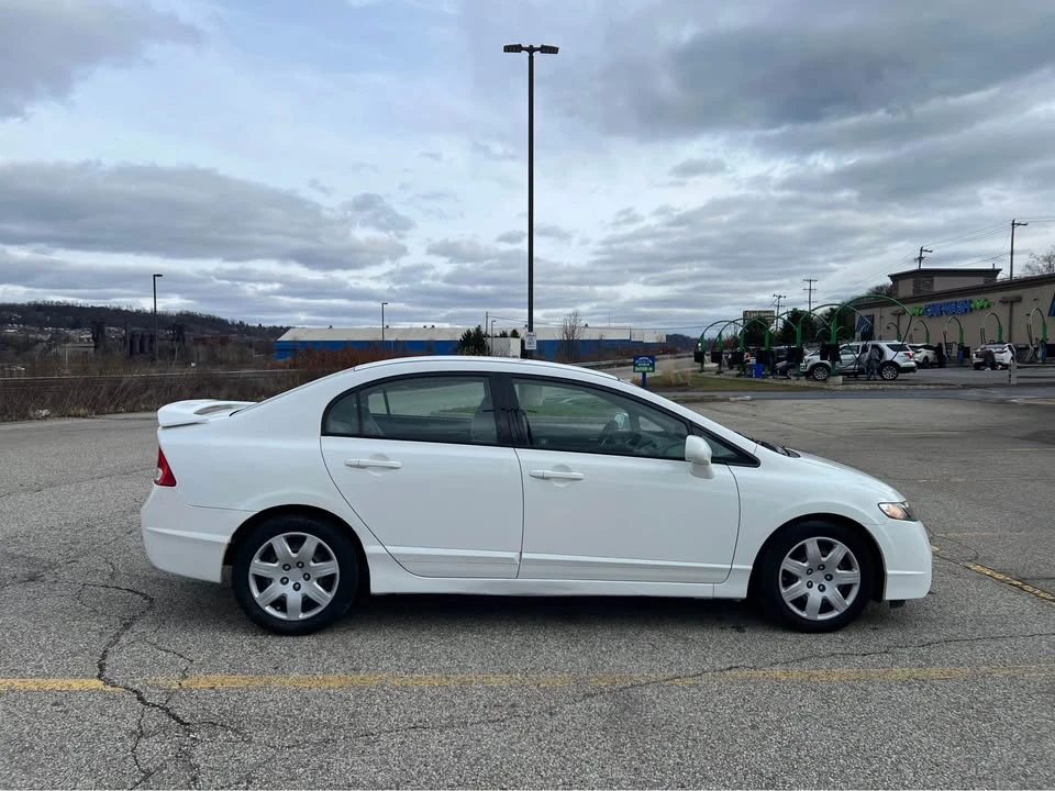 2011 Honda Civic 8th Gen - Image 6 of 11