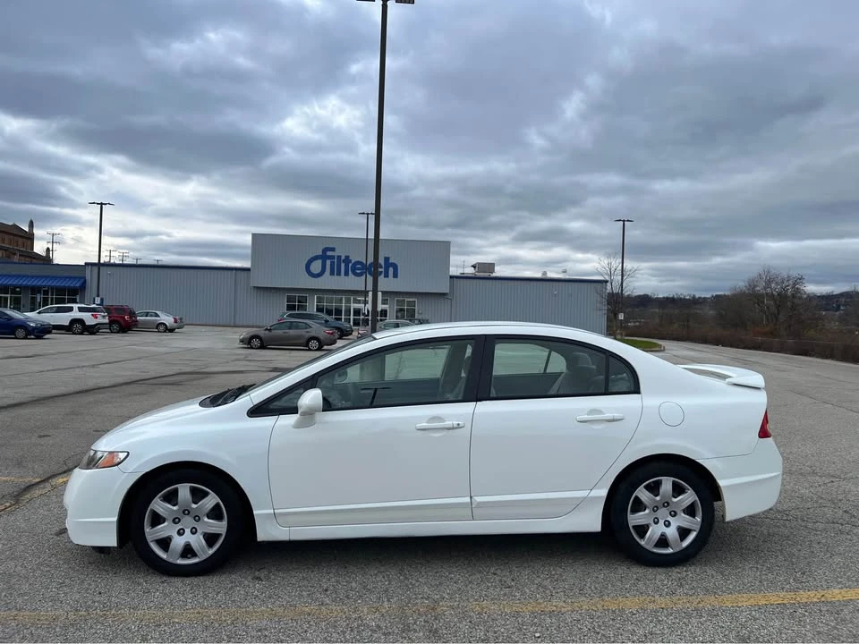 2011 Honda Civic 8th Gen - Image 2 of 11