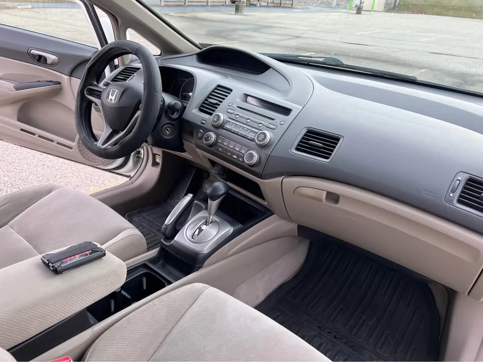 2011 Honda Civic 8th Gen - Image 8 of 11