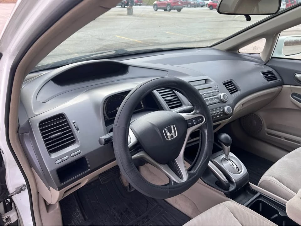 2011 Honda Civic 8th Gen - Image 7 of 11
