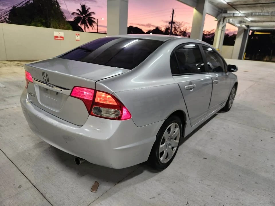 2011 Honda Civic 8th Gen - Image 9 of 19