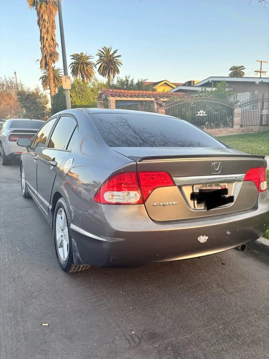 2011 Honda Civic 8th Gen - Image 2 of 11