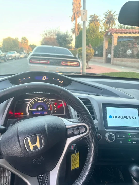 2011 Honda Civic 8th Gen - Image 8 of 11