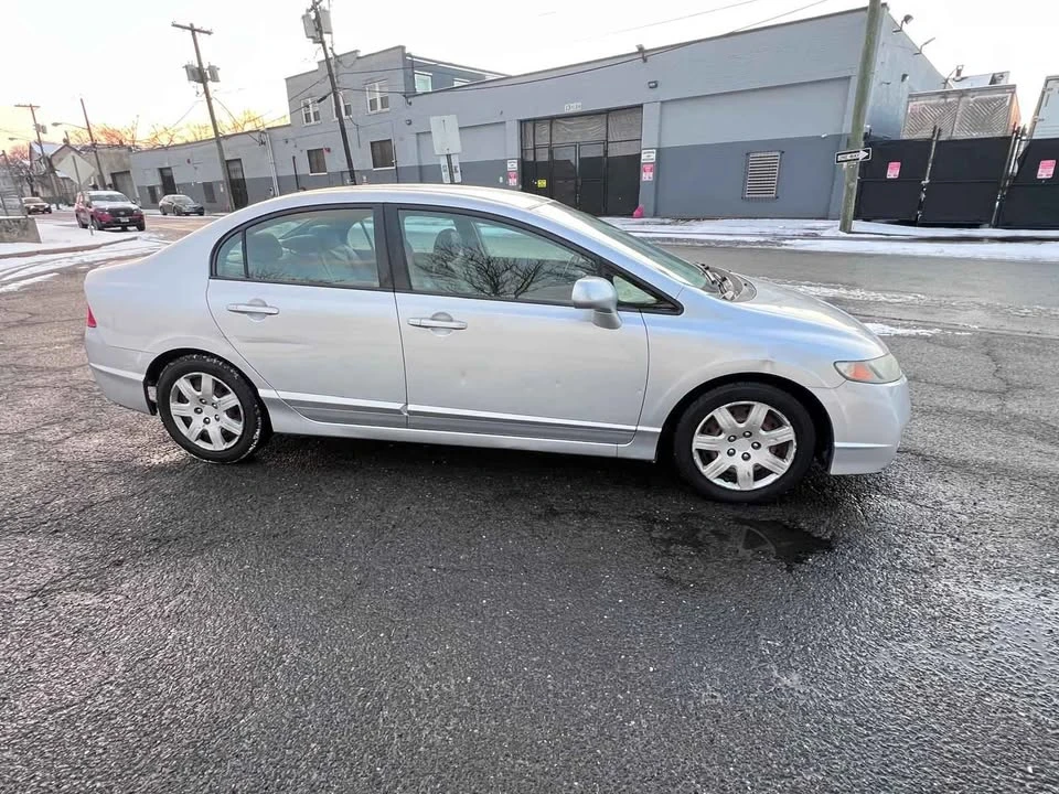 2011 Honda Civic 8th Gen - Image 2 of 14